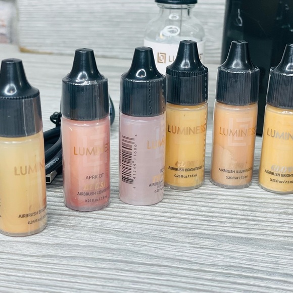 Luminess Breeze Black Portable Rechargeable Cordless Airbrush System with makeup - Picture 3 of 9